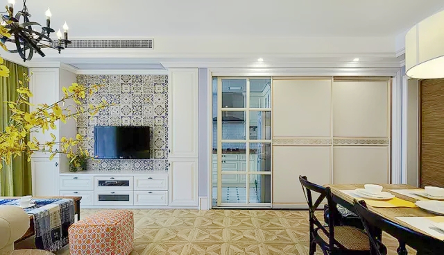 【指南】定（dìng）製衣（yī）櫃到頂石膏線怎麽處理?