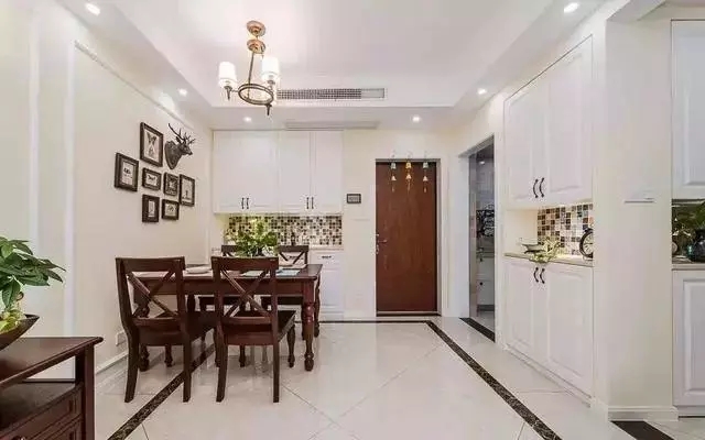 89平方小屋，把衣櫃（guì）裝過道裏也不沒有什（shí）麽不可