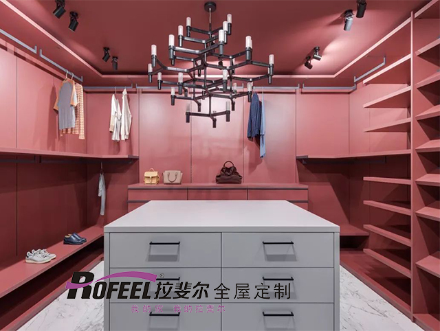 亚洲午夜天堂衣櫃 | 你與美衣之間的（de）距離（lí）僅差一（yī）個衣帽間