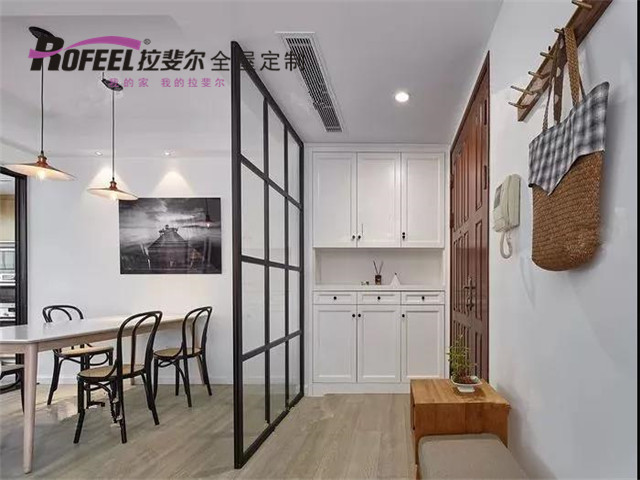 拉（lā）斐爾全屋定製|小戶型玄關設計技巧，收（shōu）納美觀兩不誤！